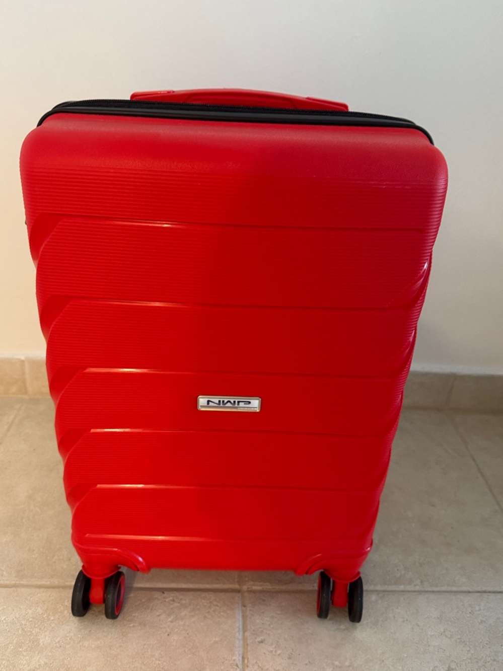 Red Hardshell Spinner Carry-On Luggage